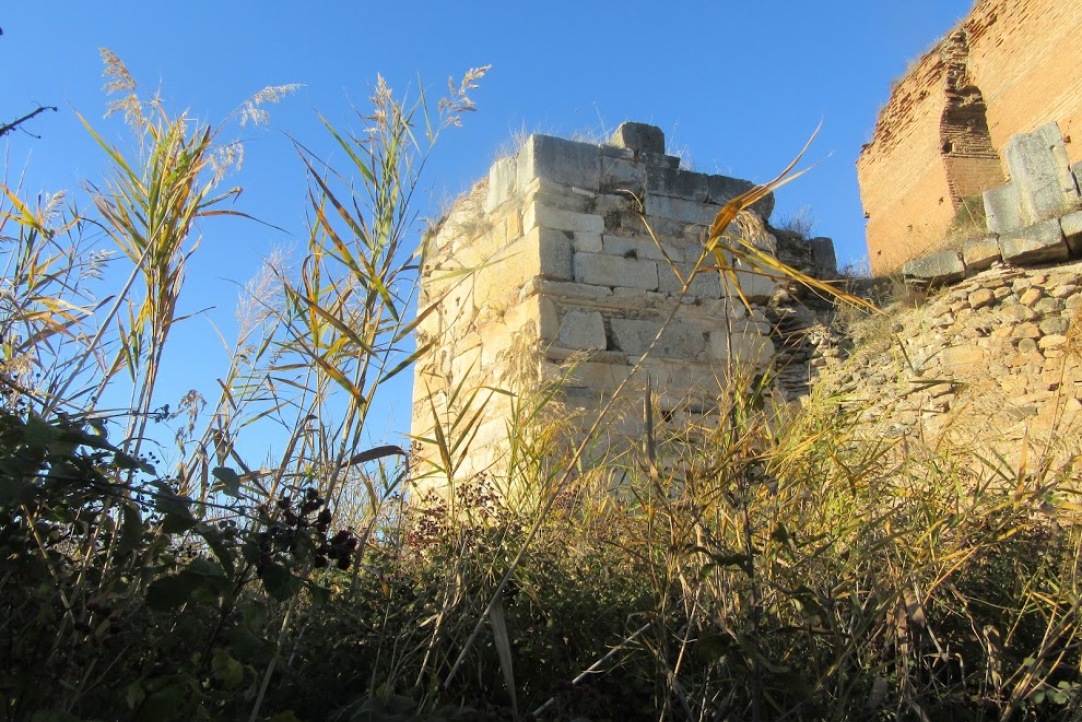 Музей победы? Сельджукские надгробия и башня Алексея I Комнина в Никее (1097)